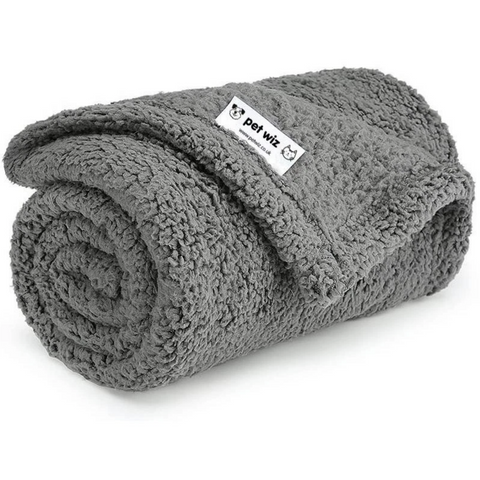 Fluffy Fleece Pet Blanket - Soft & Warm Throw for Dogs & Cats