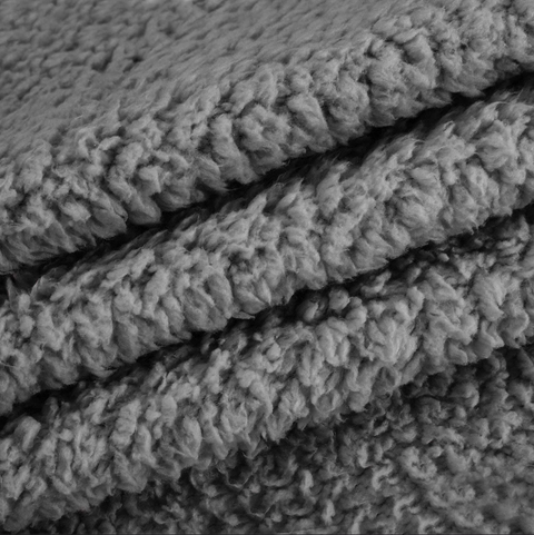 Fluffy Fleece Pet Blanket - Soft & Warm Throw for Dogs & Cats