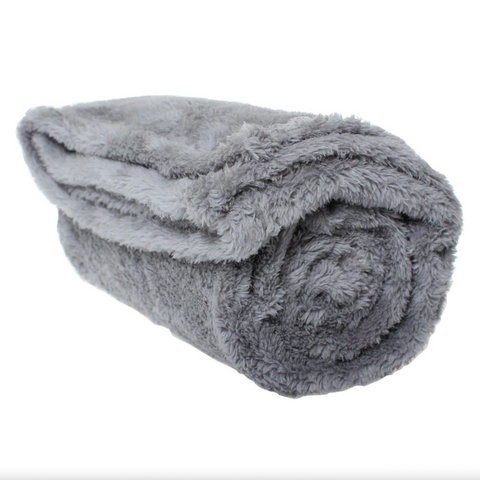Fluffy Fleece Pet Blanket - Soft & Warm Throw for Dogs & Cats